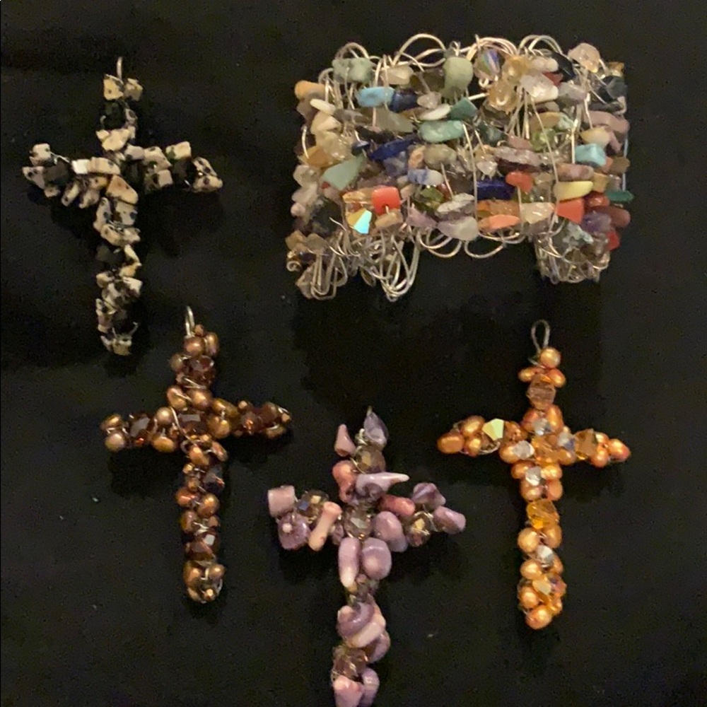 Bracelet & 1 Cross Pendant